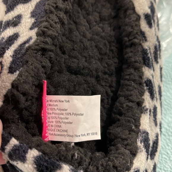 ISAAC MIZRAHI Sherpa Leopard Slippers - Picture 3 of 9